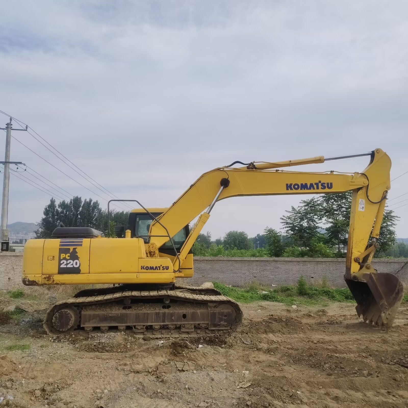 Komatsu PC220-7 Hydraulic Crawler Excavator 22 Ton Class