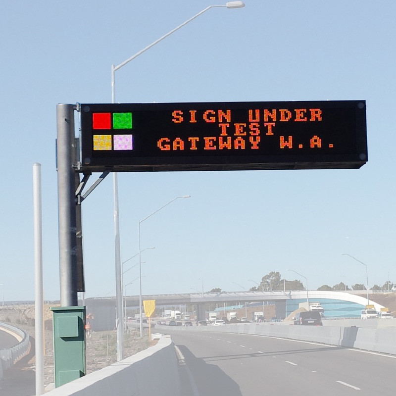 High Brightness P20 RGB VMS Traffic Signs Trailer LED Display Screen