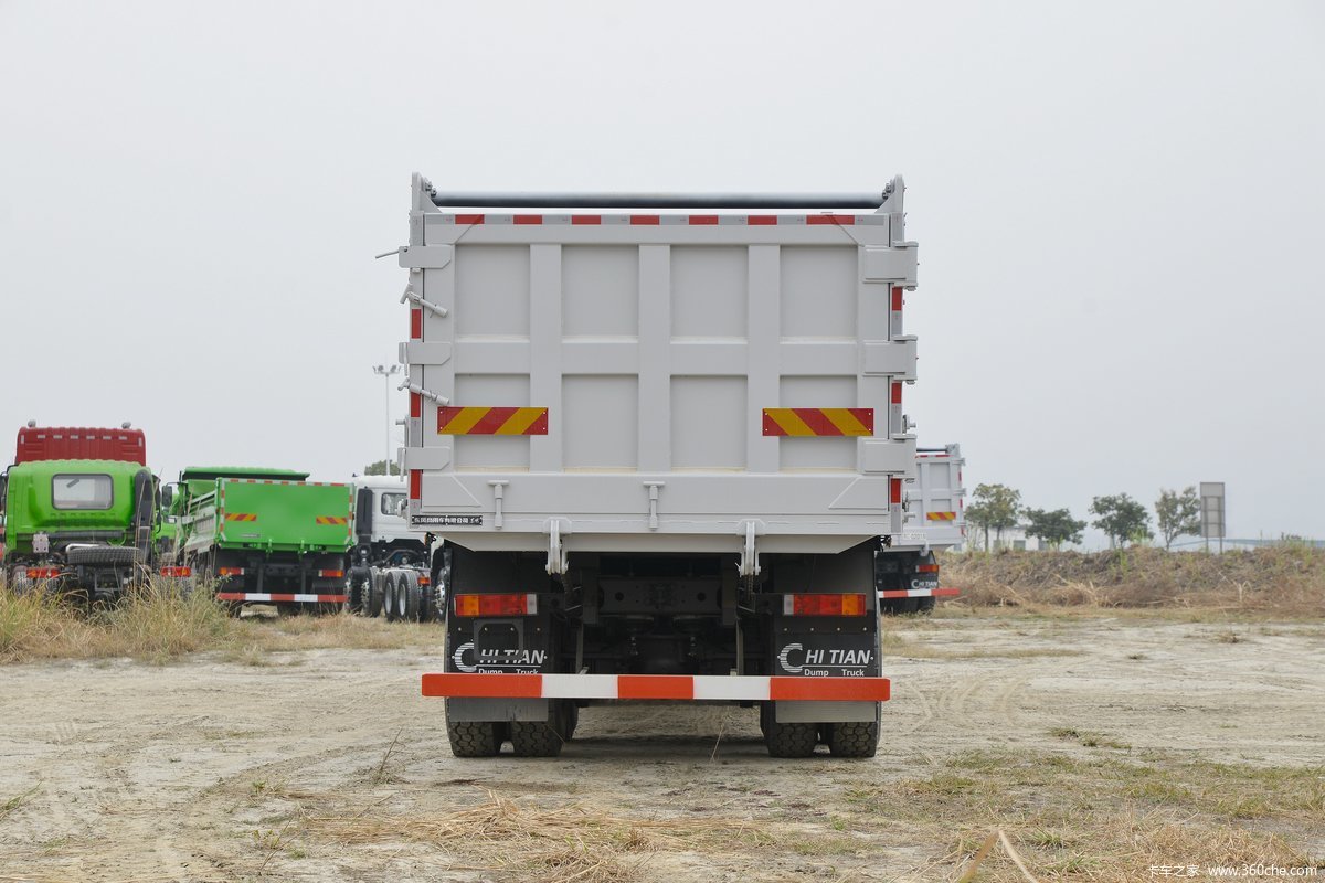 8x4 Dumper Trucks 8.2m Tippers 560Hp Dump Trucks from DongFeng Engine Capacity 8L Air Conditioner Manual