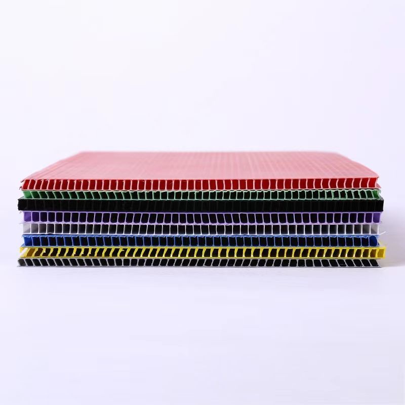 Anti Pressure Pp Hollow Corrugated Sheet Anti Corrosion Color Glossy Corrugated Plastic Board