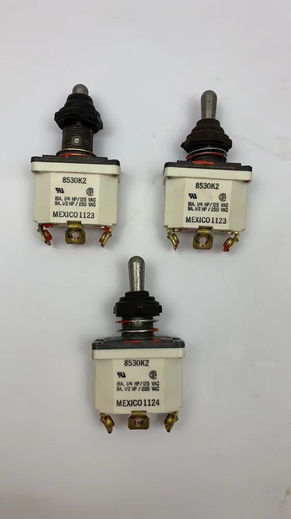 232477003 067035005 Toggle Switch 8530K2/ 8531K2 Concrete Pump Spare Parts For Putzmeister Concrete Pump Truck