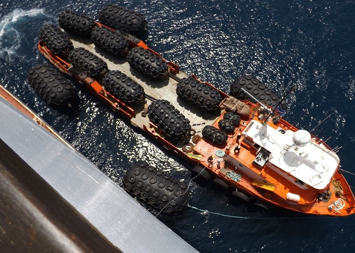 Yokohama Inflatable Marine Rubber Fenders 50Kpa 80Kpa STS STD Marine Dolphin