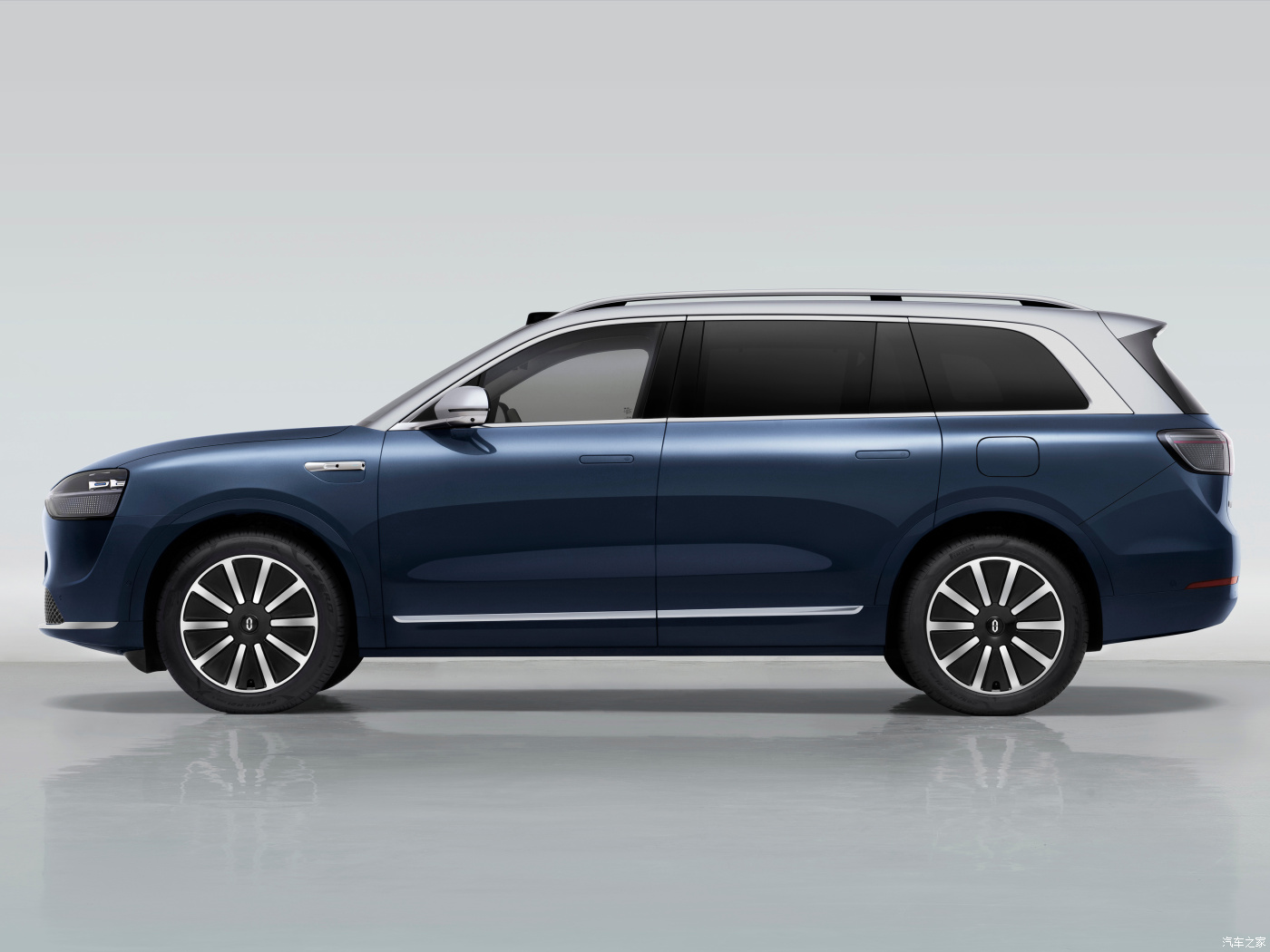 Cutting-Edge HUAWEI AITO M7 Electric Car 5-door 5-seater Body Structure for 5 People and Advanced Energy Technology