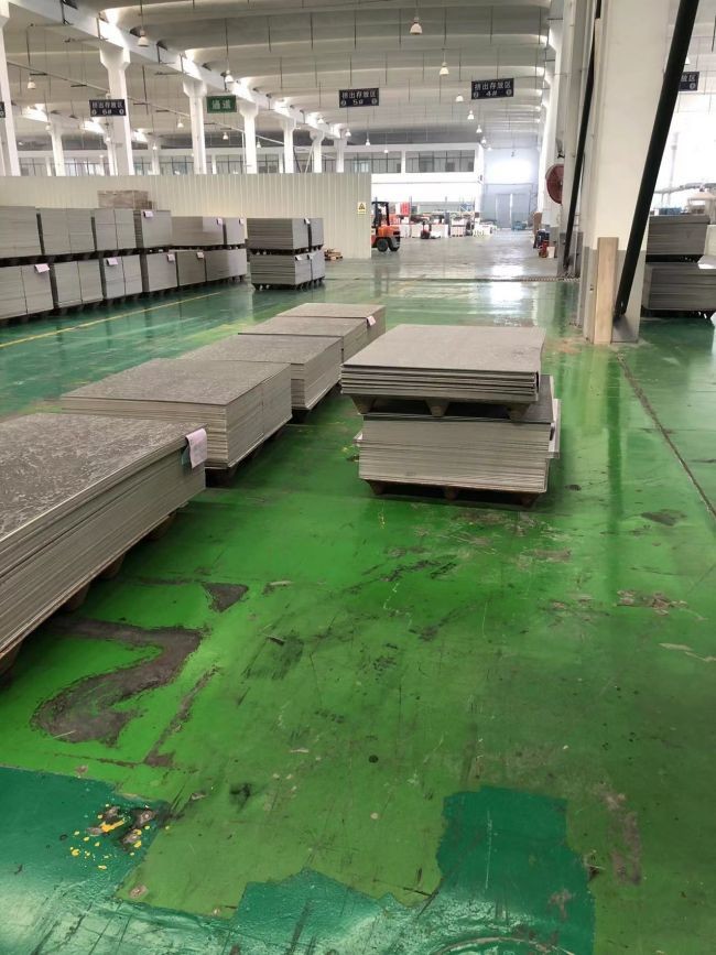 High Gloss Spc Flooring 6mm 7" X 60" 9" X 60" For Apartment