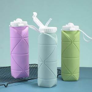 Quality Silicone Collapsible Water Bottles Pop Its Water Bottle For Toddlers Camping Cup With Carabiner wholesale