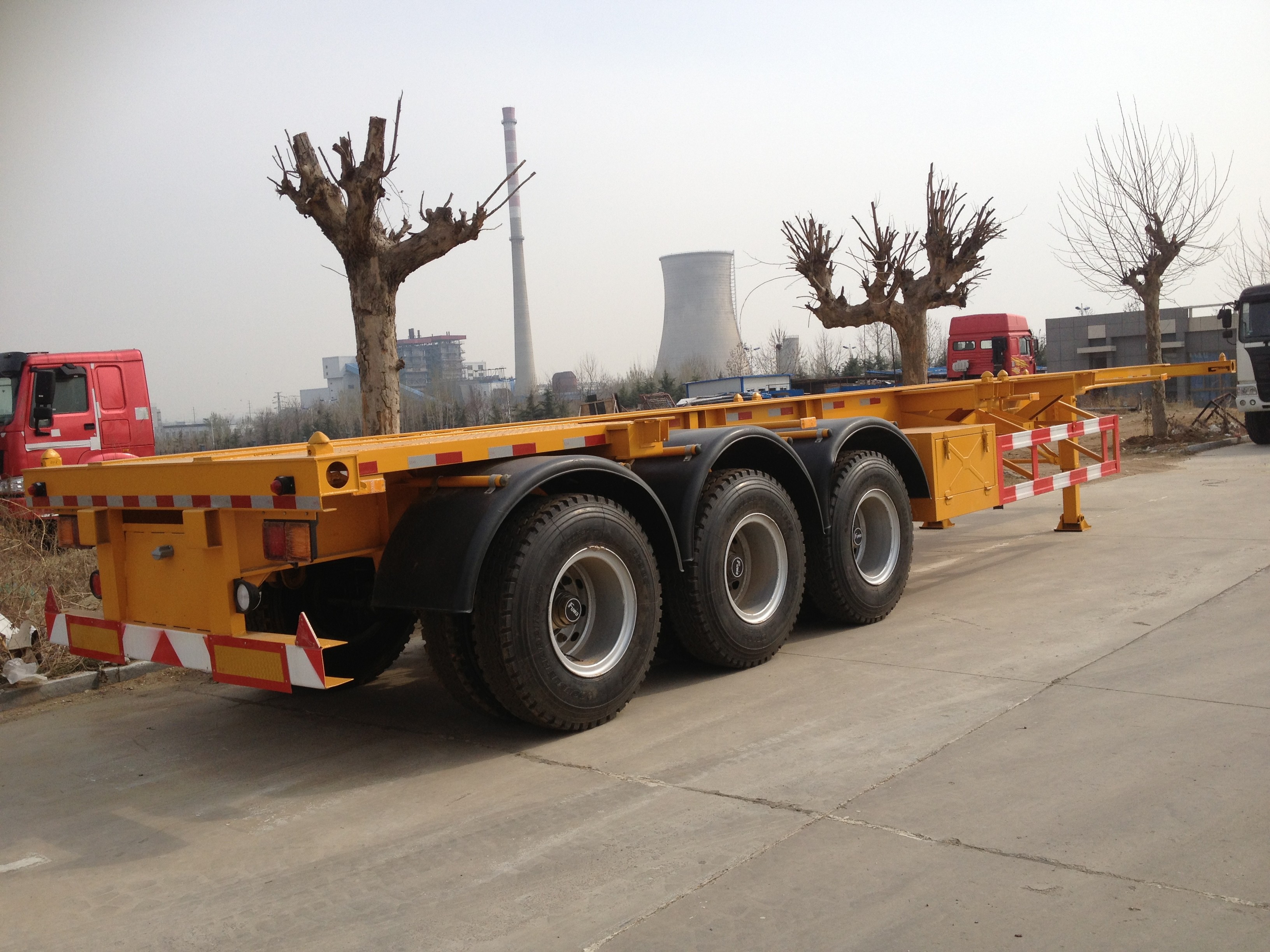 Sinotruk Cimc 40 Feet Container Carrying Semi Trailer Trucks With JOST Landing Leg