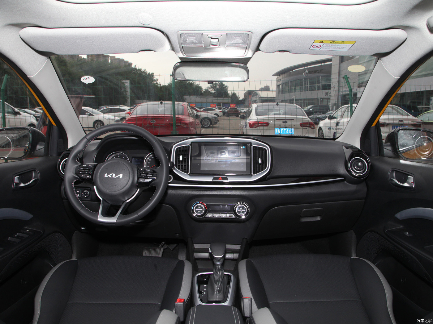 KIA Yipao KX1 2021 1.4L 100 Horsepower Facelift Small Suv Home Gasoline Small Vehicle
