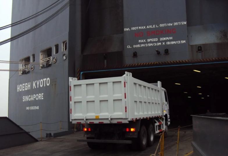 25t Sinotruck HOWO 6X4 Dump Truck / 20cbm Tipper Truck for Sale 25t Sinotruck HO