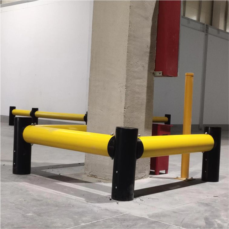 Powder Coated Finish Collision Protection Barriers Construction Outdoor Crash Barrier