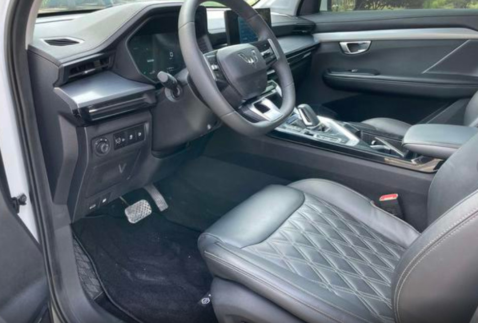 Wuling Xingchen 2022 2.0L DHT Electric Speed ​​​​Model SAIC-GM-Wuling Compact SUV 2.0L 136HP L4 Hybrid