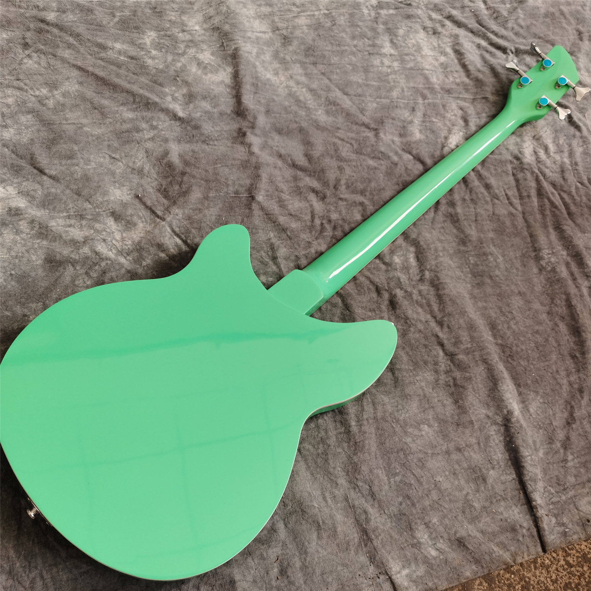 4 Strings 4005 Electric Bass Guitar Rosewood Fingerboard R Bridge in Green
