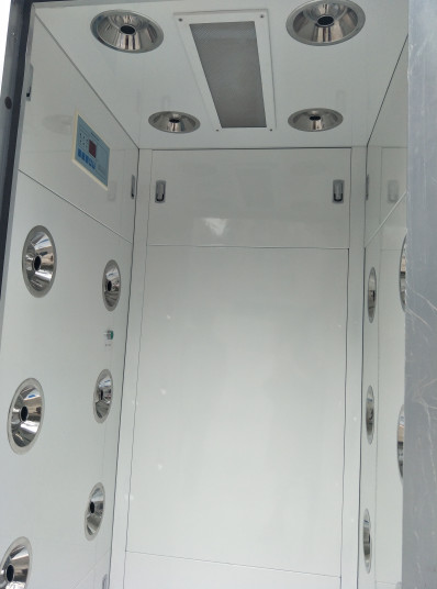 Vertical Clean Room Air Showers With Aluminum Swing Doors Control By IC Control Panel