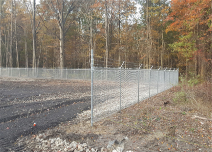 6' High Diamond Shape Chain Link Fence Fabric With Barbed Wire Installation