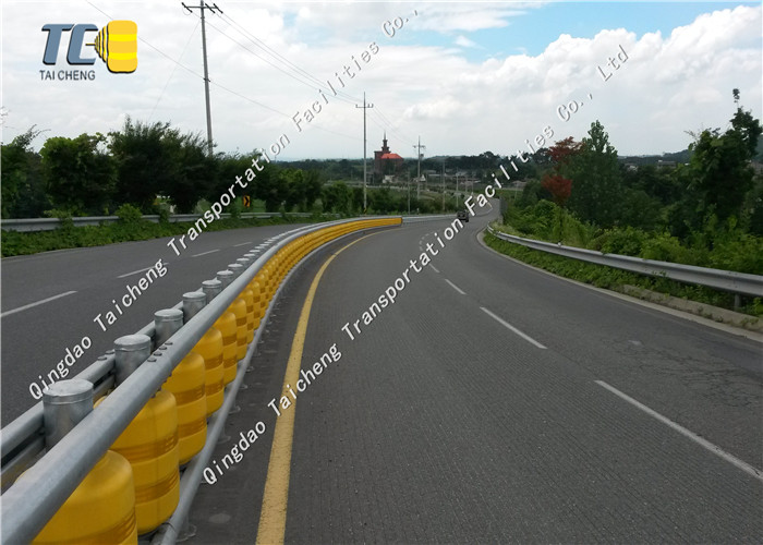 ISO 9001 Pu Foam Foller Of Yellow Road Crash Barrier 350*500MM