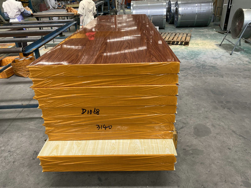 Wooden Color Metal Surface 950mm Width Wall EPS Sandwich Panel