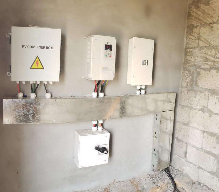 Water Pump 2.2 Kw Solar Inverter Soft start with over current Protection