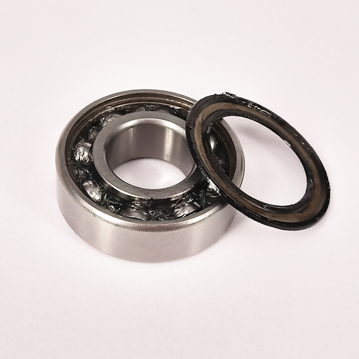 Customized Precision Double Shielded Ball Bearings 1640 2RS