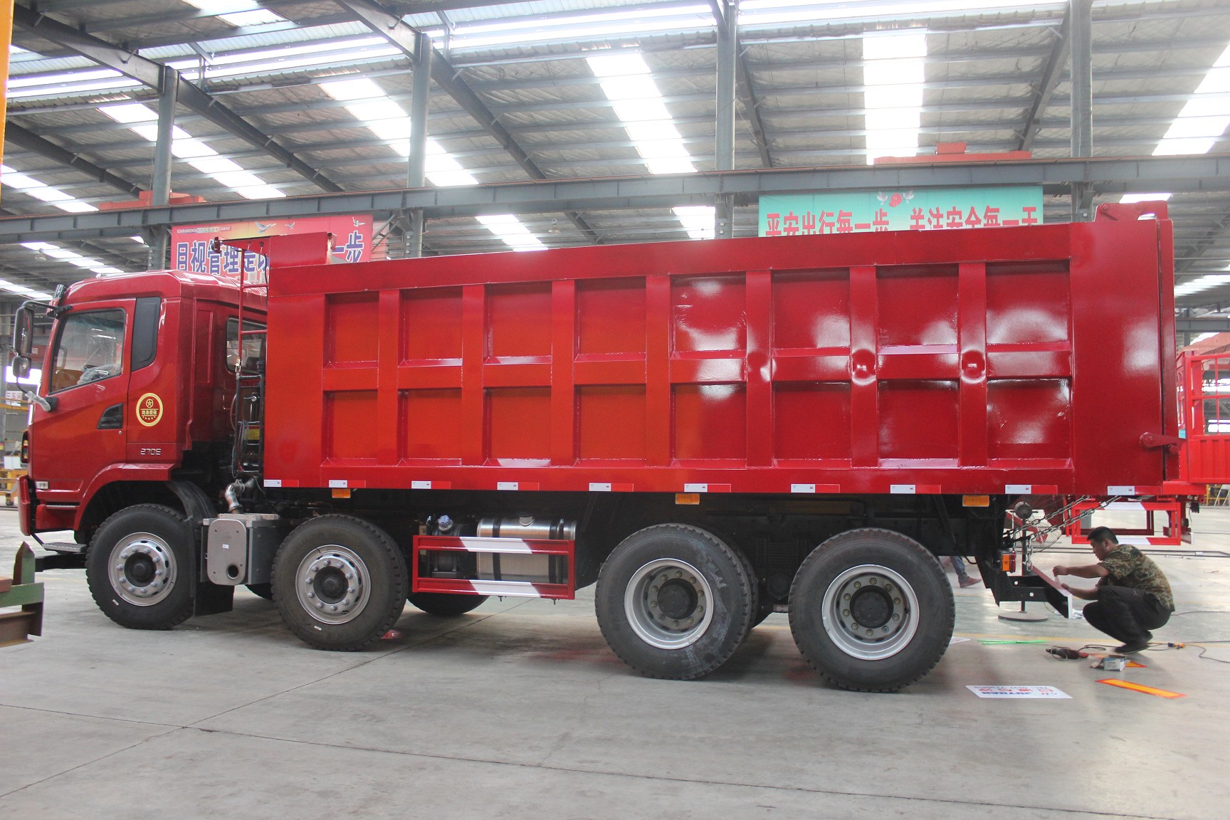 Truck Trailer 40 Cubic Meter Dump Tipper Semi Trailer with JOST or Yahua Landing Gear
