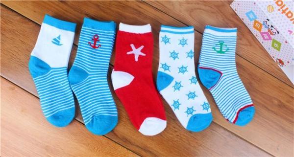 Novelty colorful jacquard christmas gift design OEM cozy cotton terry socks for