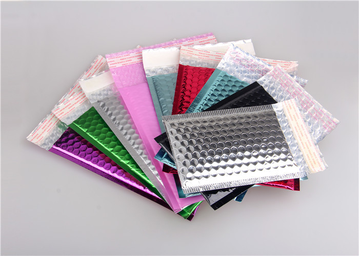 Laminated Colorful Metallic Bubble Envelopes Self Sealing For Delivery Industry