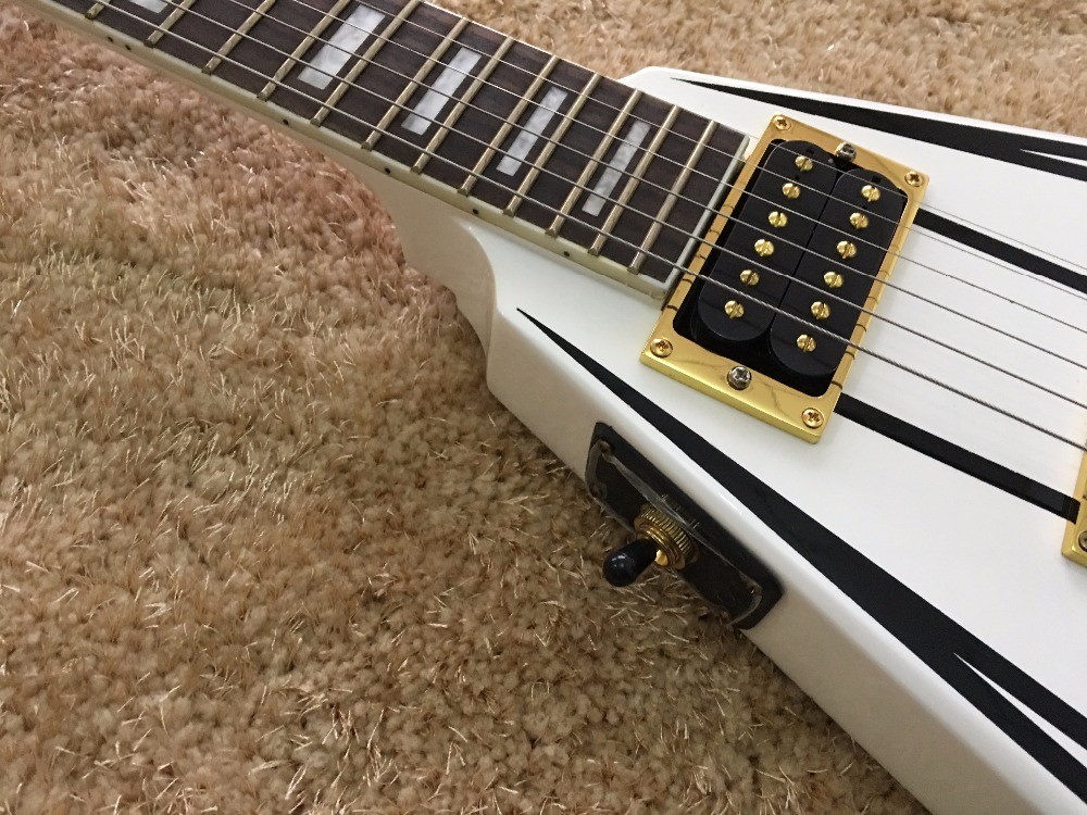 jackson custom guitar White color Golden hardwares Blocks inlay on rosewood fingerboard flying v electric guitar 6 strin