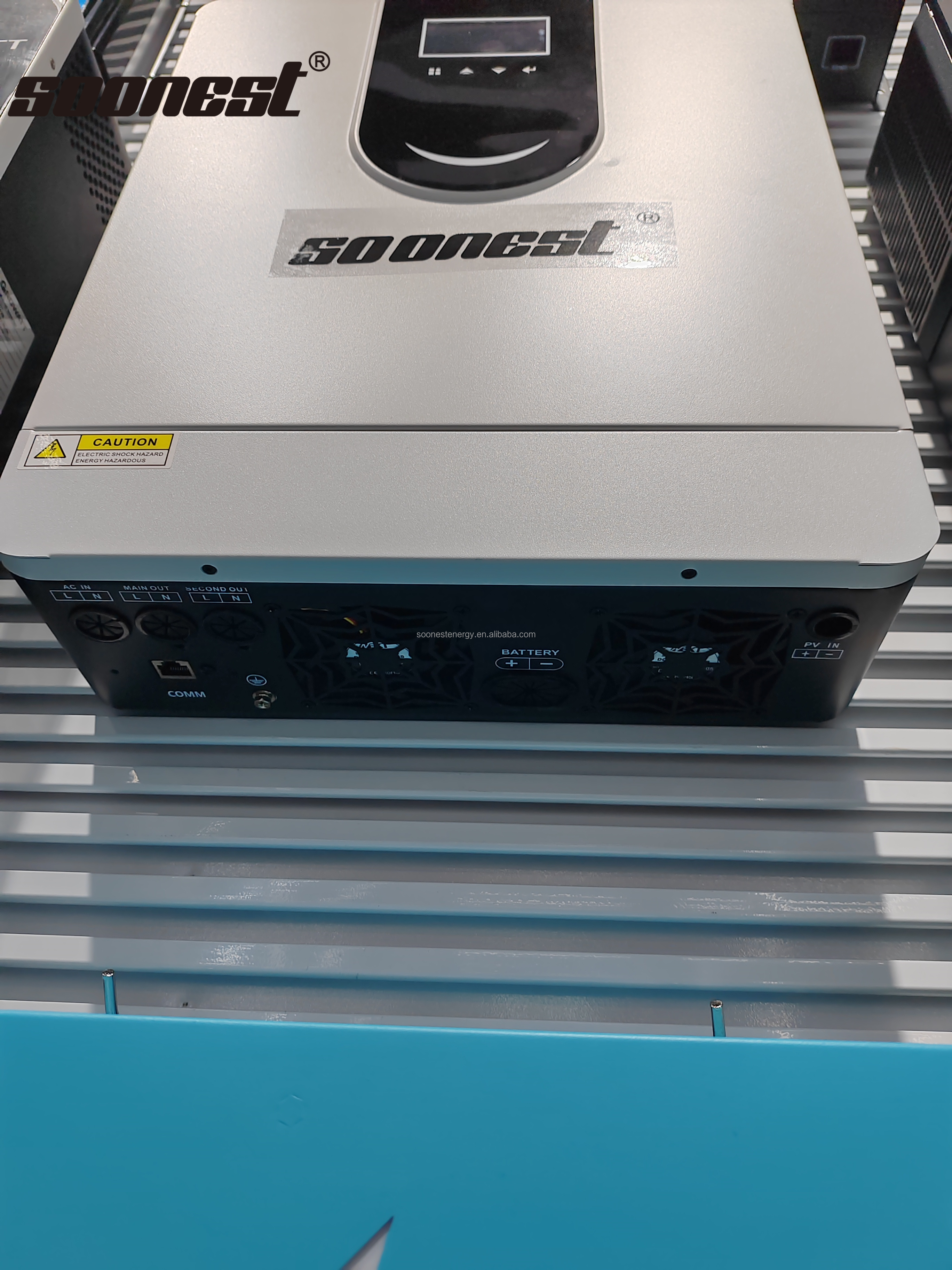 New Arrival Golden Supplier Outdoor Solar Inverter Direct Sales Wholesale Price 1.5Kva Solar Inverter Ip65 Solar Inverter