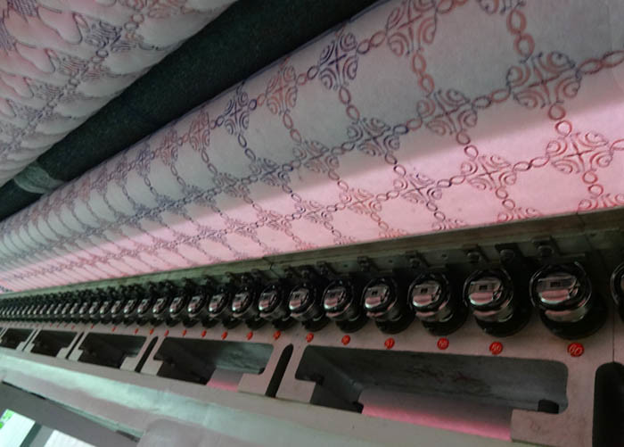 128 Inch Multi Needle Quilting Embroidery Machine For Quilt / Bedspread
