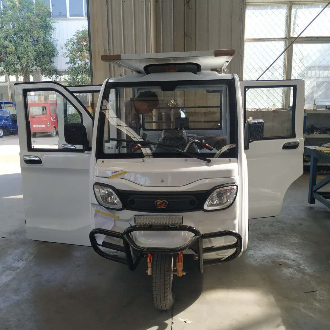 40km/H Closed 300w Solar Powered Electric Vehicle