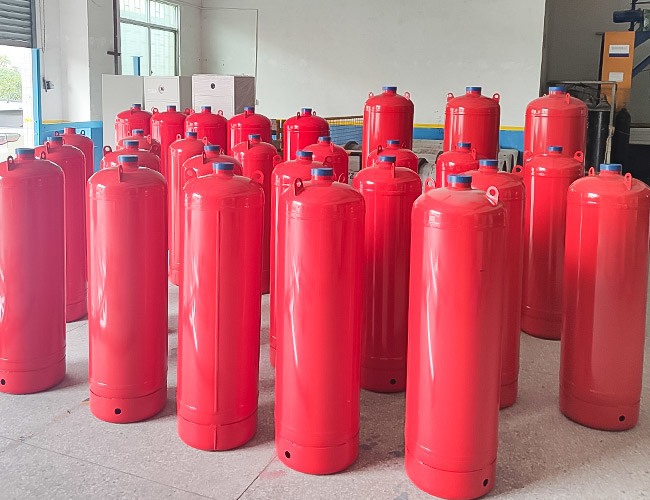 Automatic Hanging FM200 Clean Gas Fire Extinguisher 30kg Spray Nozzle For Quick Fire Suppression.