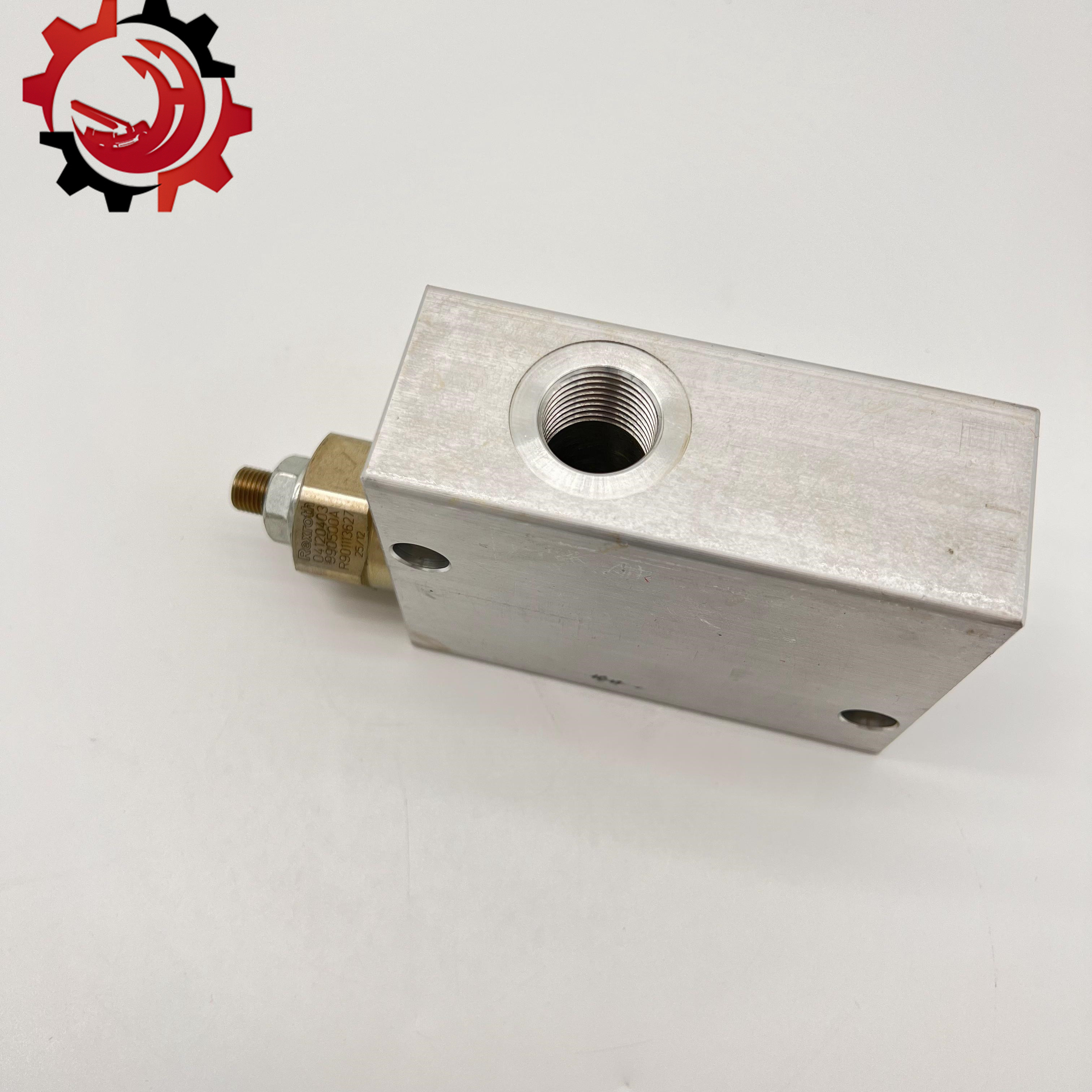 Control Valve 052115030305000 Standard Size New Condition for Concrete Pump Truck Parts