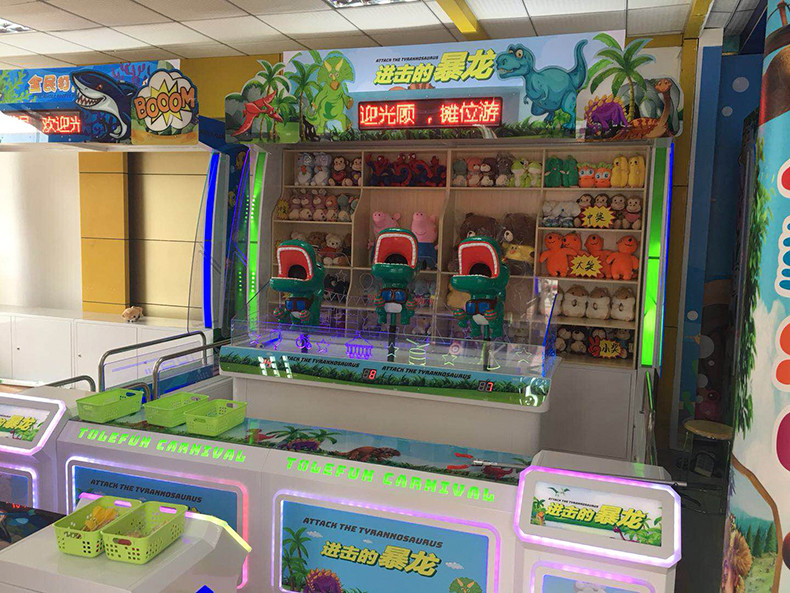 Indoor Carnival Prize Booth For Ball Toss Skill Game Entertainment