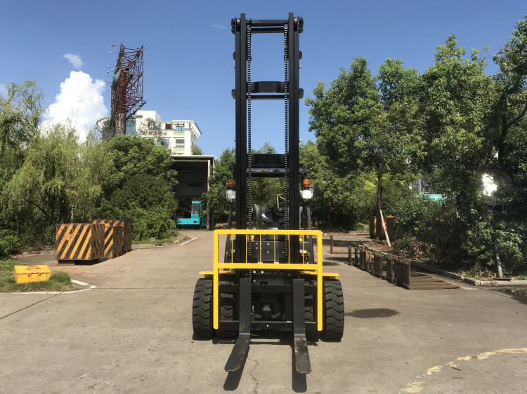 4000 Kg Diesel Forklift Truck , FD40 Diesel Powered Forklift With CE / ISO Certification