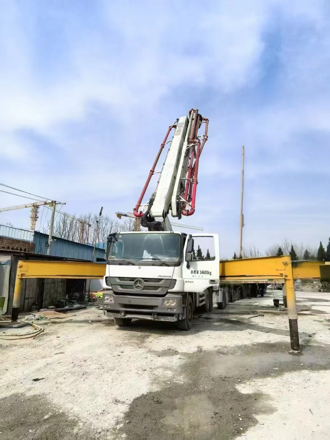2019 XCMG 48m concrete pump truck mounted pump truck chassis for sale