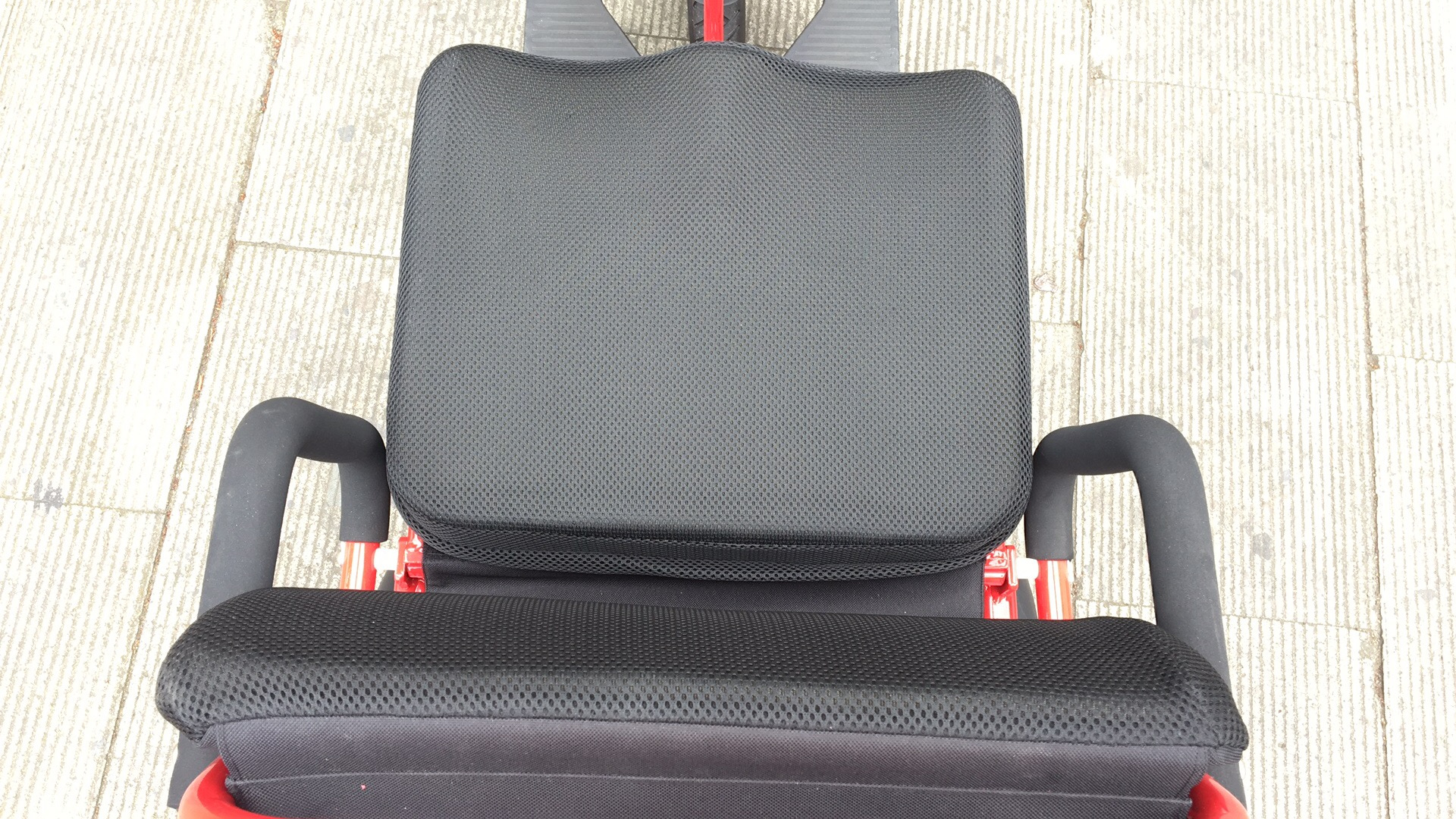 48V 10Ah Lithium Battery Fully Enclosed Mobility Scooter Fully Equipped Range 25-30km