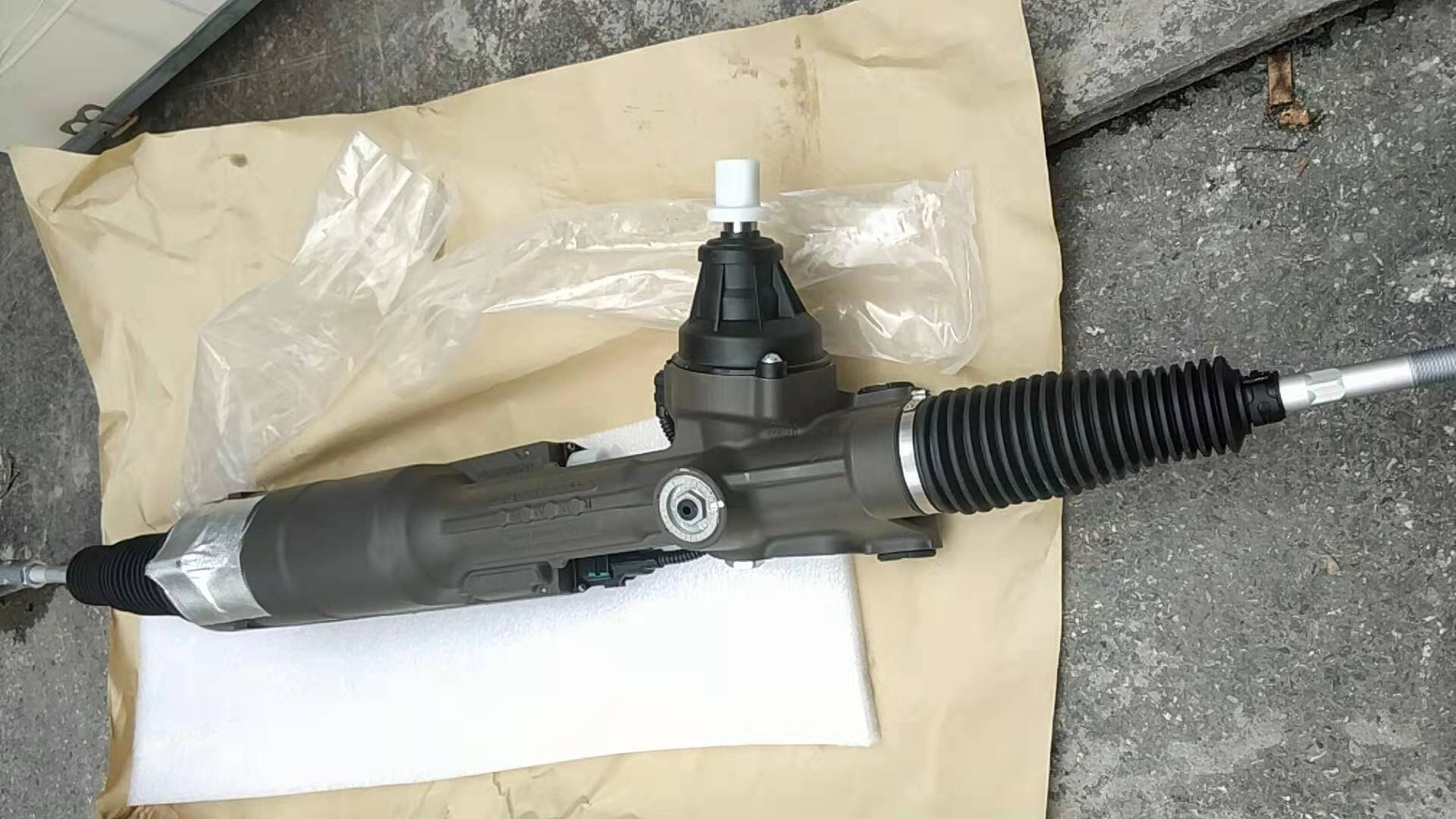 2011-2018 2.0 TDI Audi A6 LHD Auto Parts Electronic Steering Rack Assembly 4G0909144 4G0909144J