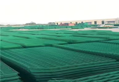2"×1" Vinyl Coated Welded Wire Mesh Green Impregnated Road Protection Net