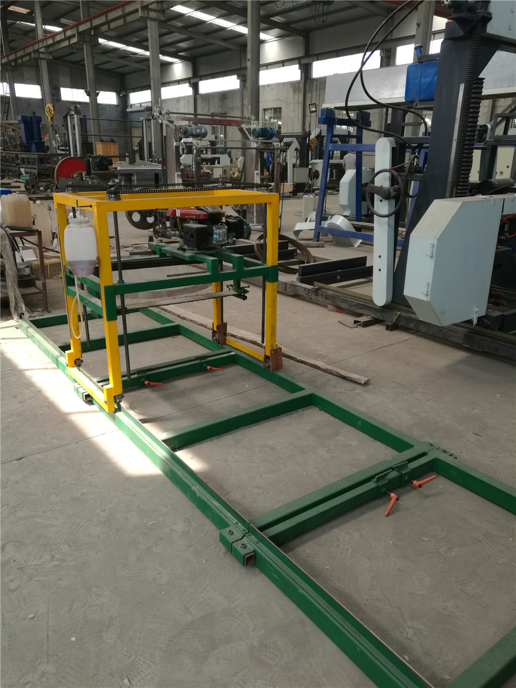 Horizontal Cutting Chainsaw Sawmill 2m Width Portable Chain Saw Mill