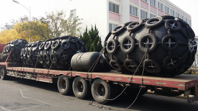 RS Certified Pneumatic Marine Fenders Ship Mooring Yokohama Boat Mooring Fender