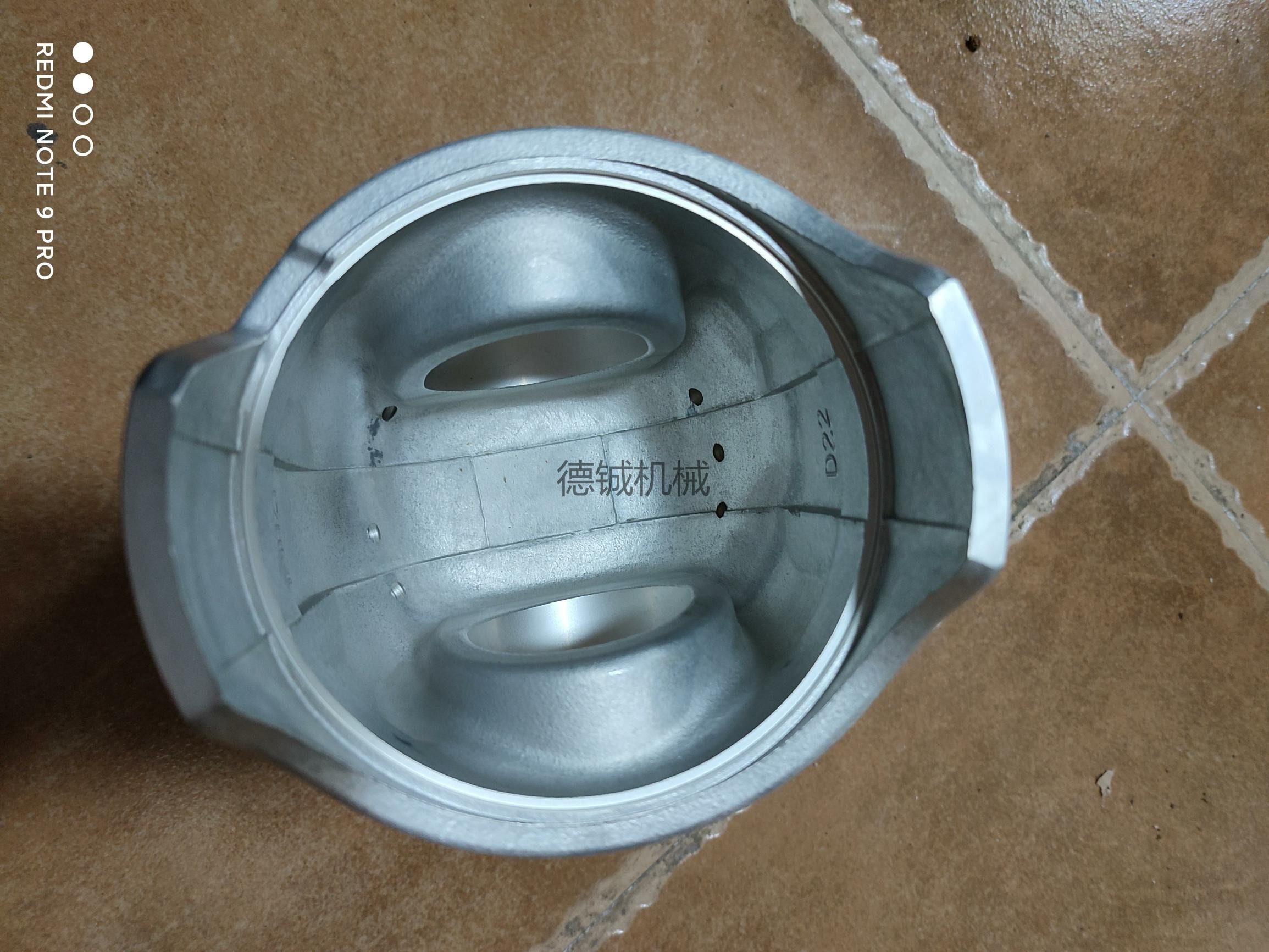 Cast Iron Mitsubishi Excavator Engine Parts 6D22 ME052447 Piston