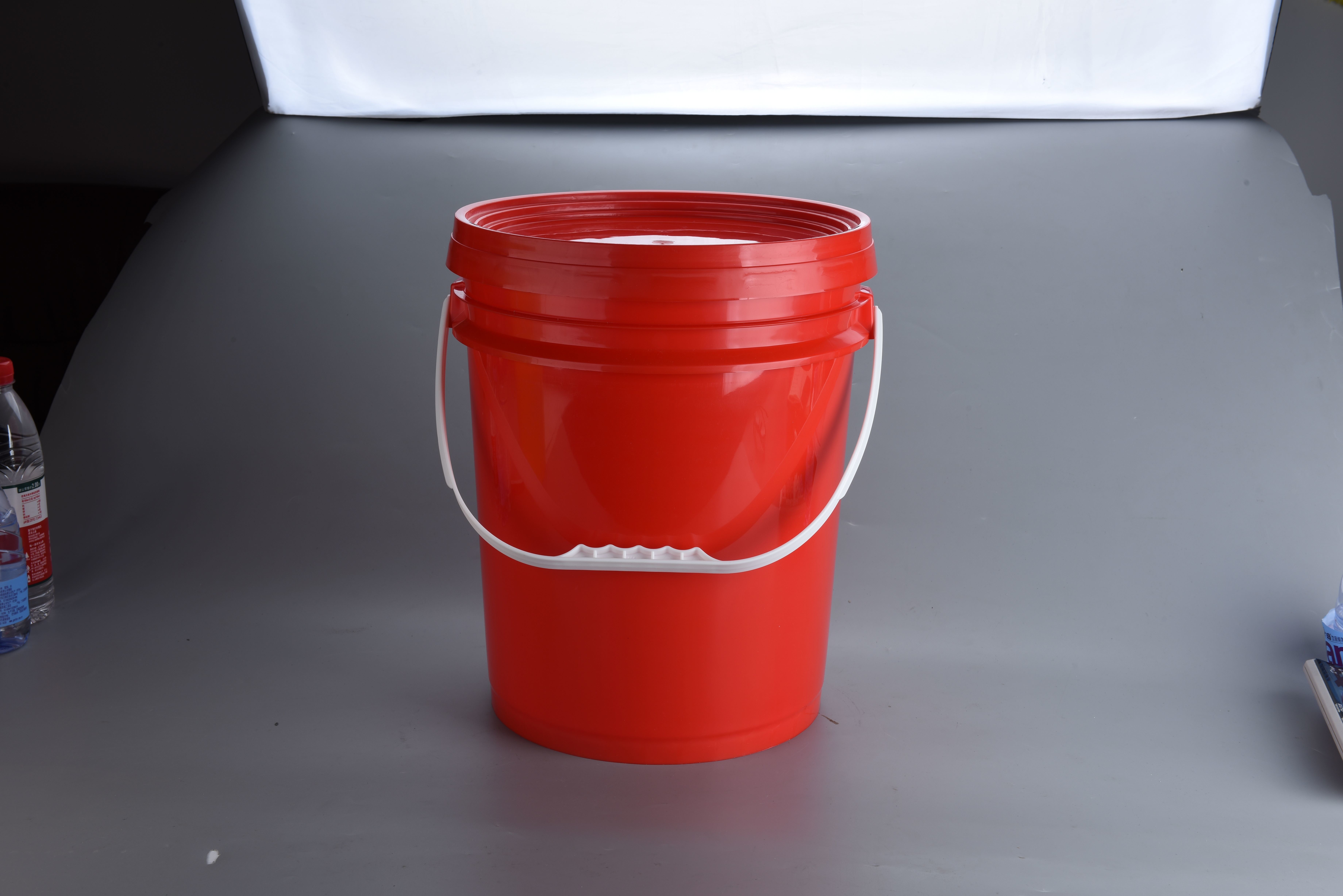 18L Customizable Plastic Paint Bucket For Chemical Packaging With Various Sizes Available