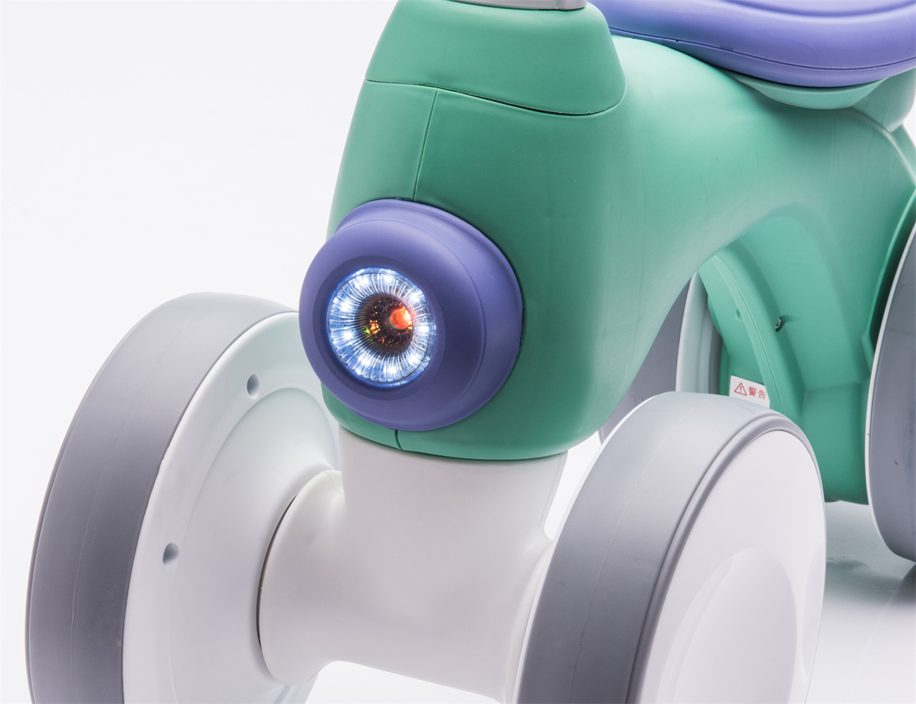 Plastic 4-wheel children's balance bike with music light bubble device max loading 30kg