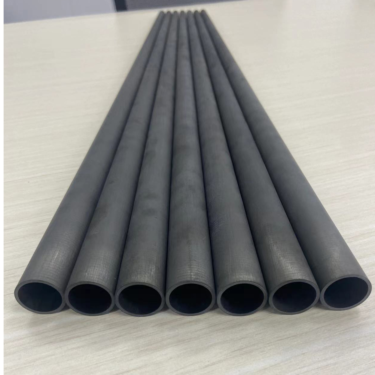 Black Round Carbon Fiber Pool Cue Break Cue With 0% Ash Content For Customer's Needs