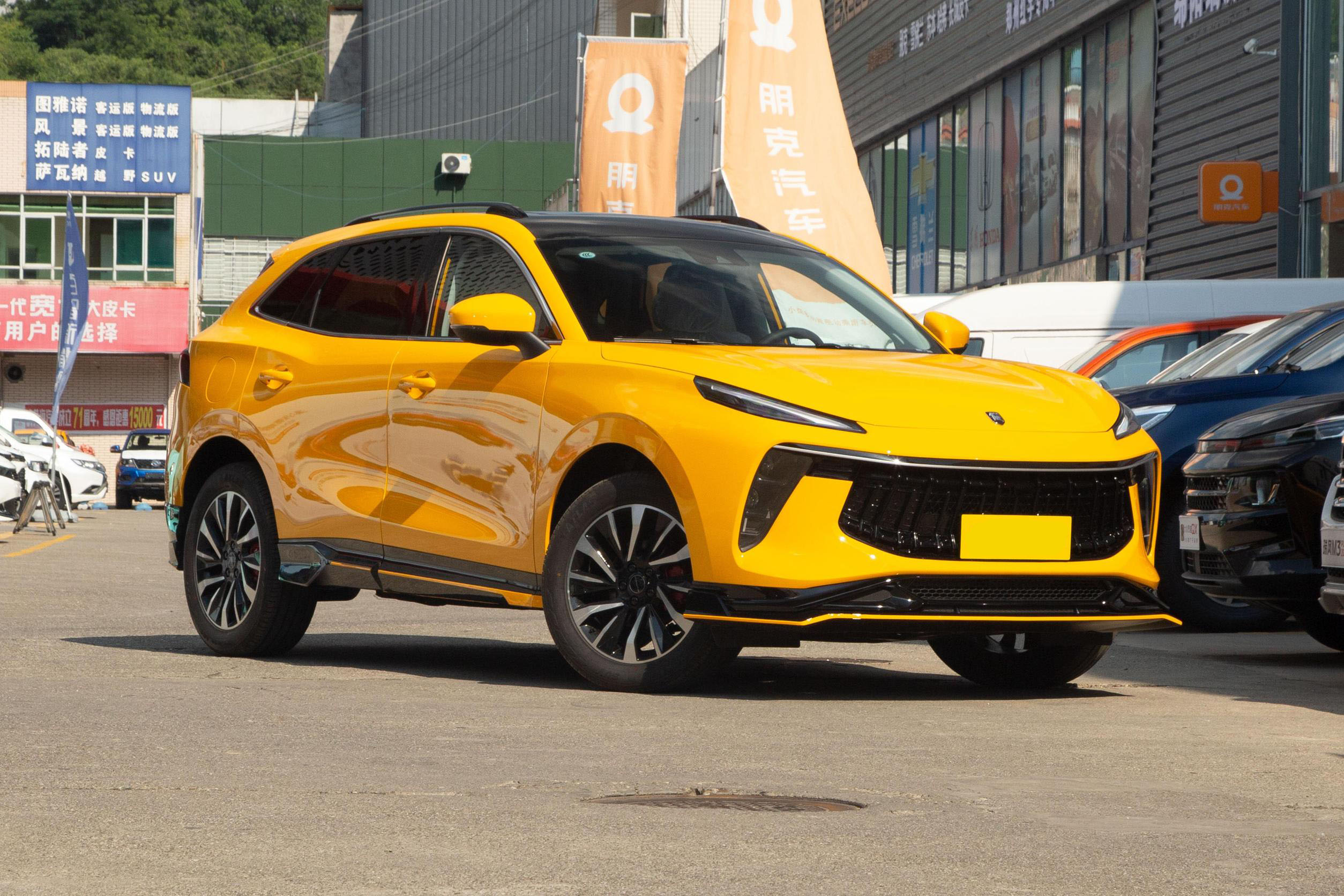 2023 2024 Dongfeng Forthing T5 Evo Heat Wave 1.5Td Dct Platinum Edition Petrol Gasoline Car at TIRE 165/70 R14 and WHEELBASE 2423mm