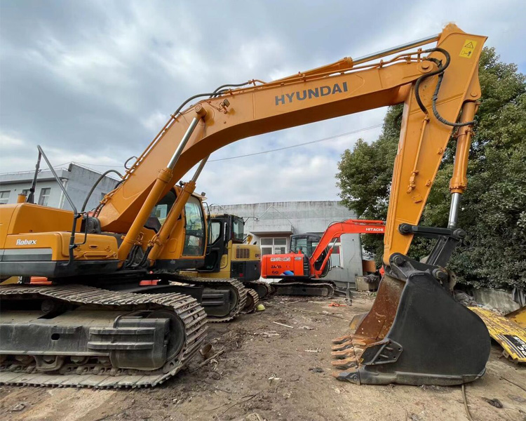 Hyundai R305 Excavator R305LC R305LC-9
