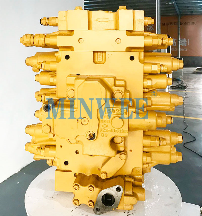 Original excavator hydraulic control valve Genuine PC200-7 control valve 723-46-20402 7234620402 main distribution valv