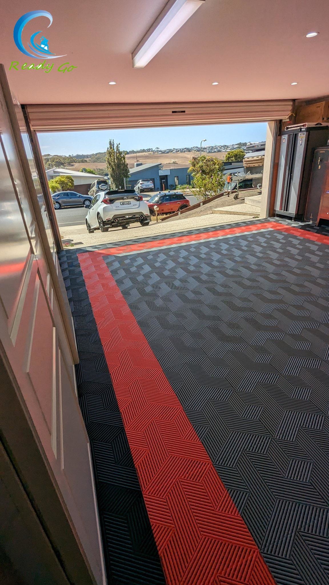 Oil Resistant Interlocking Garage Floor Tiles Easy To Install And Clean