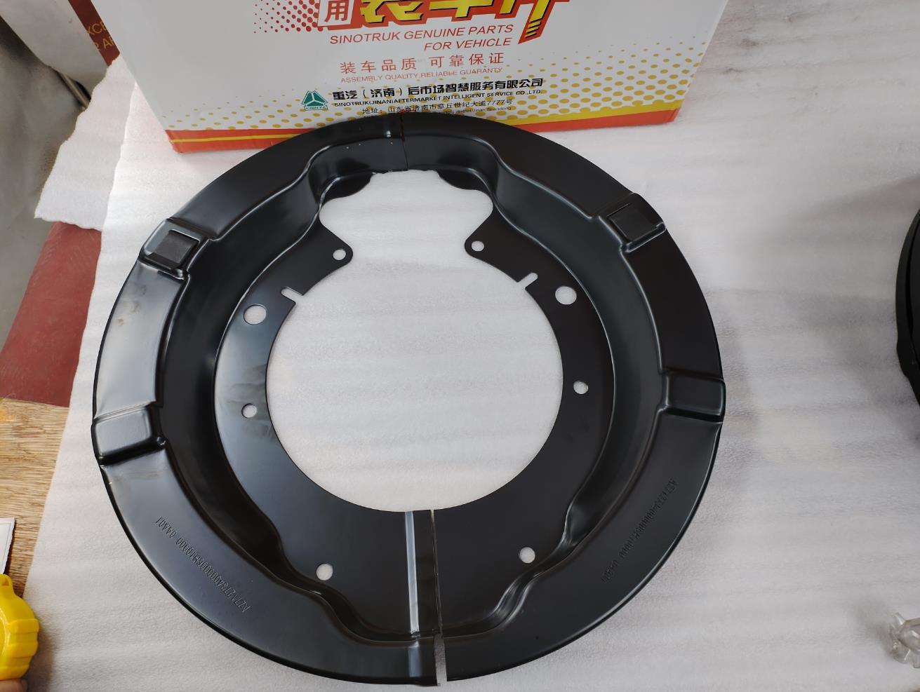 Sinotruk Howo T5G 8X4 6X4 SITRAK C7H MAX Truck Plastic Left Wear Alarm Dust Cover Enhance Your Vehicle's Appearance