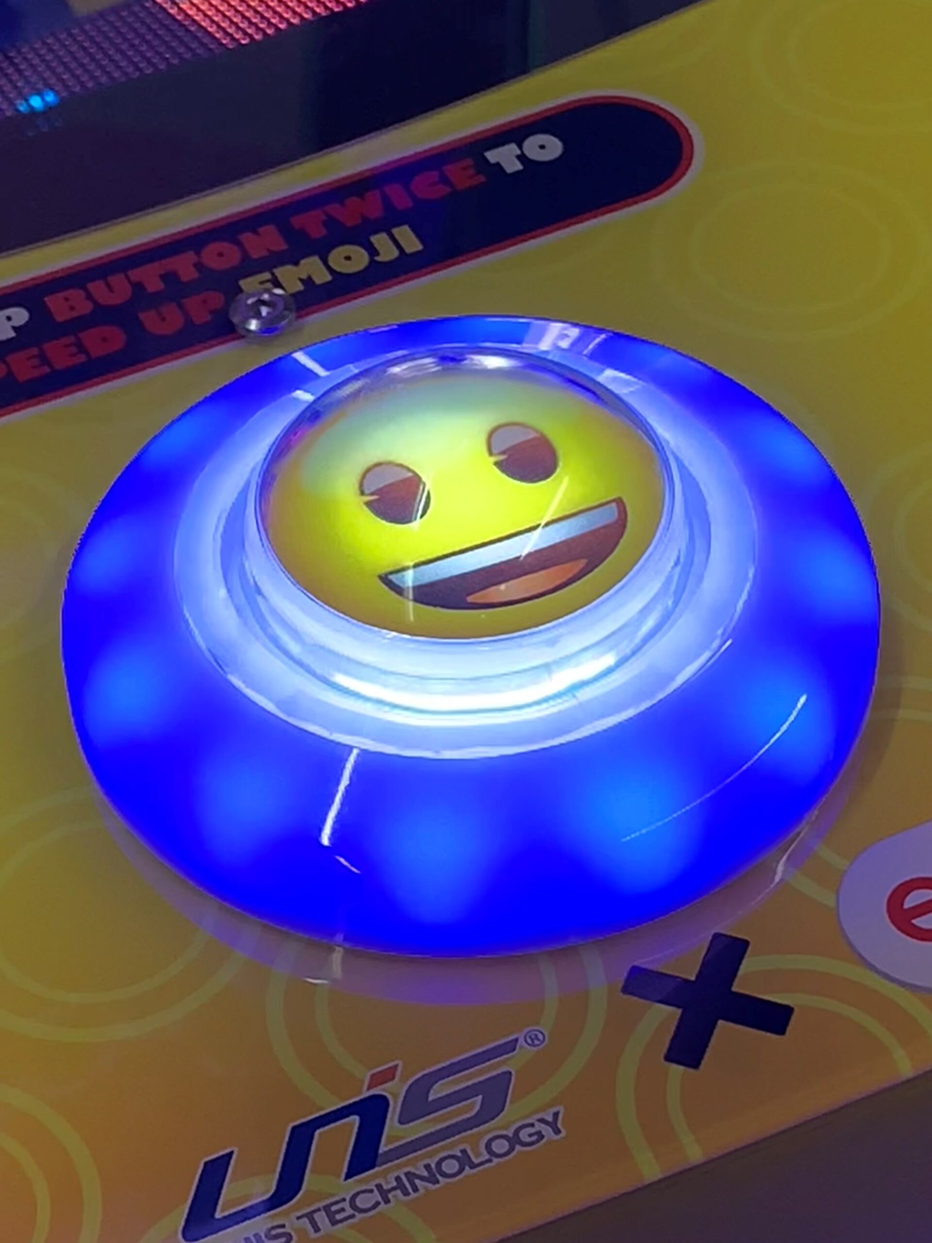 Emoji Frenzy Ticket Redemption Arcade Video Game Machine, 4 Players Emoji Lottery Game With Ball Prize