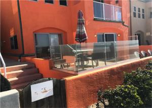 Quality Modern Building Railing Frameless Glass Balcony Balustrade With Aluminum Alloy U Shape Channel wholesale