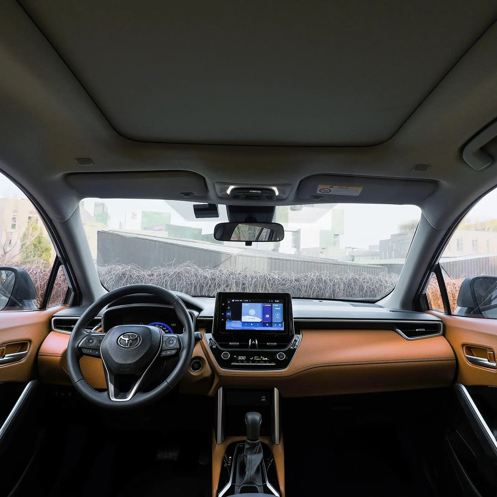 2024 To-yota Corolla Cross 2.0L Gasoline Hybrid Sports Car Best SUV with Front Suspension Macpherson and Automatic Gear Box